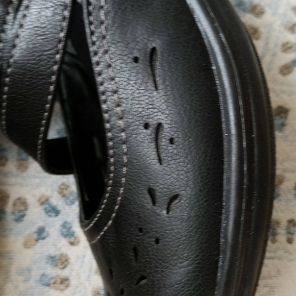 Easy Street Comfort Wave Columbus Perforated Cut Out Shoes 8M Black - Picture 11 of 16